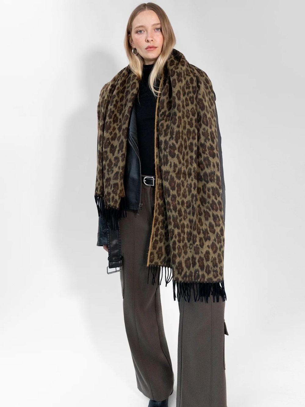 NWT Oak + Fort Leopard Print Scarf - Picture 2 of 13